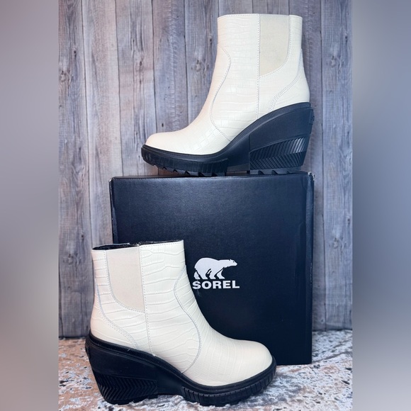 SOREL Ona Ave Wedge Boot in Chalk. Size 9 - Picture 3 of 13